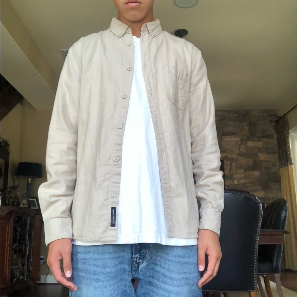 H&M TAN BUTTON DOWN CASUAL SHIRT